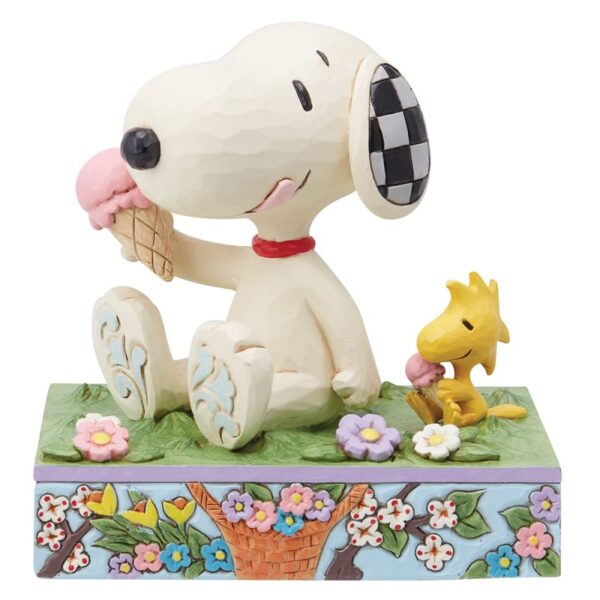 Jim Shore Snoopy che mangia il gelato insieme a Woodstock