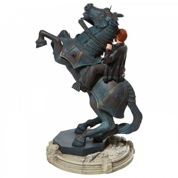 Harry Potter Figurina del capolavoro di Ron su un cavallo degli scacchi Warner Bros. Entertainment Inc Statue - immagine 5