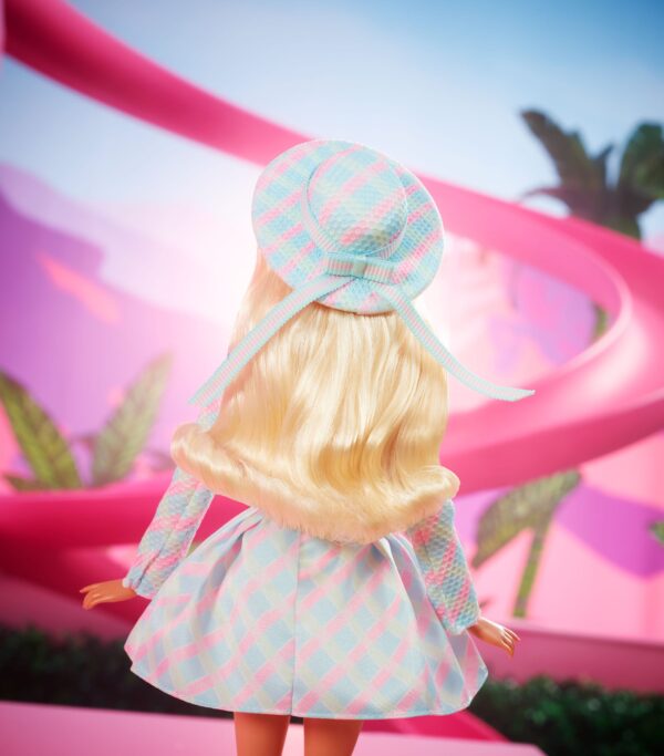 Barbie The Movie Doll Barbie in set coordinato scozzese - immagine 13