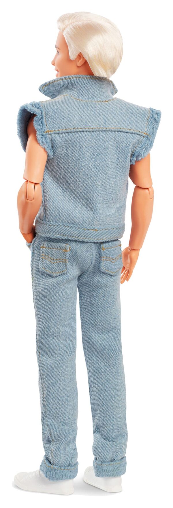 Barbie The Movie Doll Ken indossa il set coordinato in denim - immagine 5