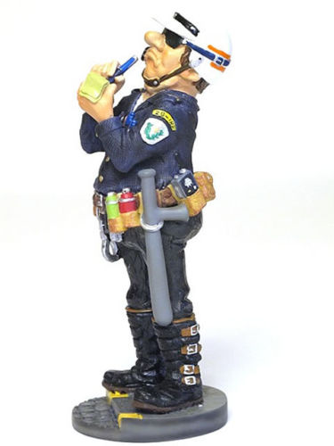 Poliziotto realizzato e colorato a mano - immagine 3