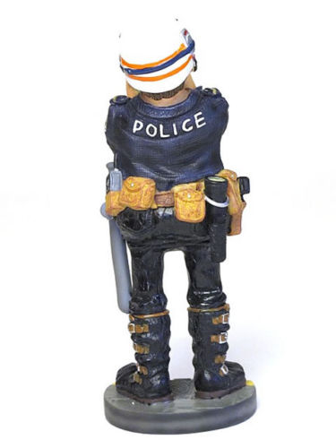 Poliziotto realizzato e colorato a mano - immagine 4