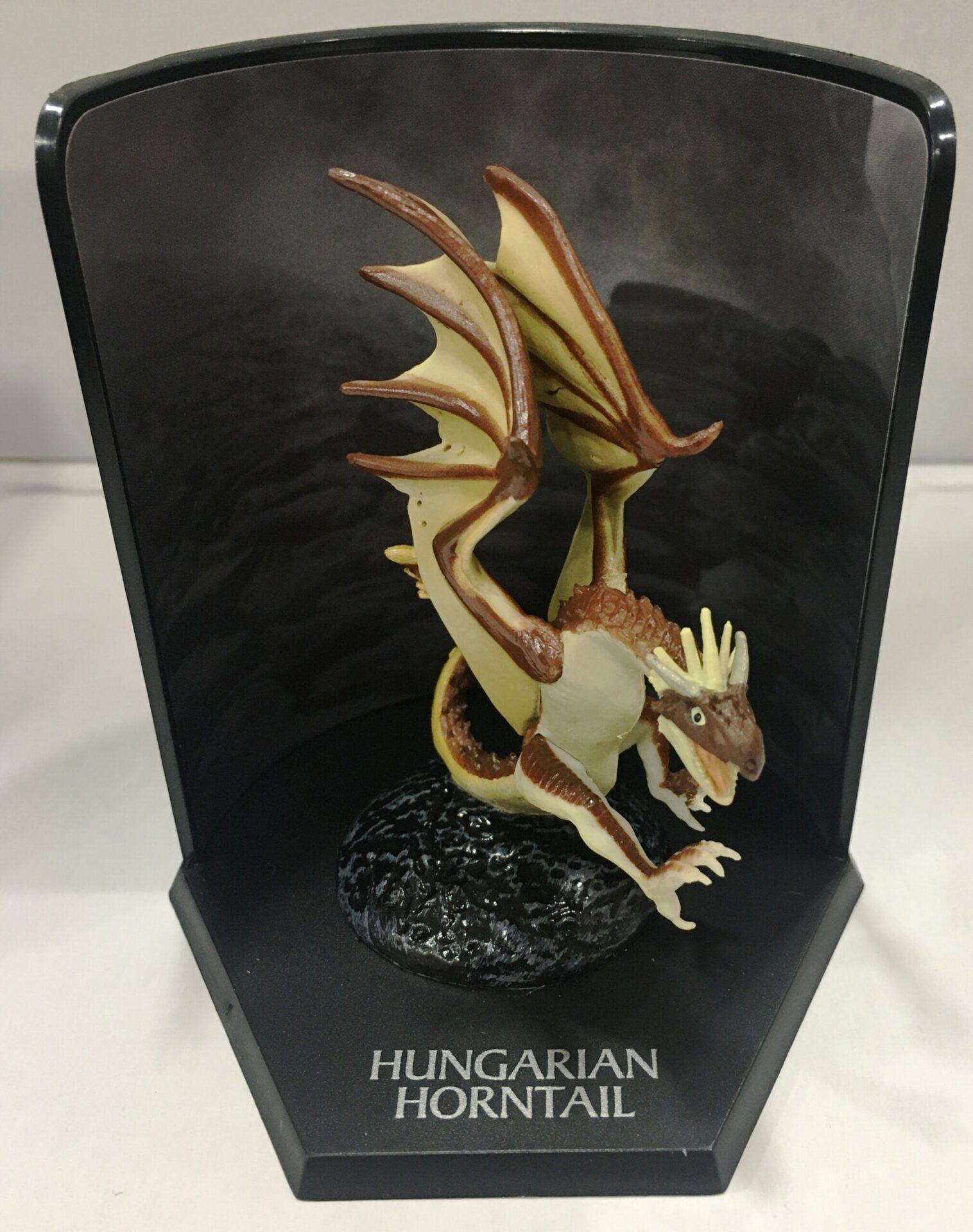 Harry Potter Creature magiche - Cubo misterioso Horntail ungherese