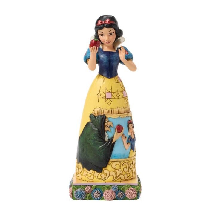 statuetta di biancaneve con l'abito da cerimonia