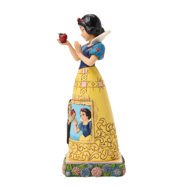 statuetta di biancaneve con l'abito da cerimonia