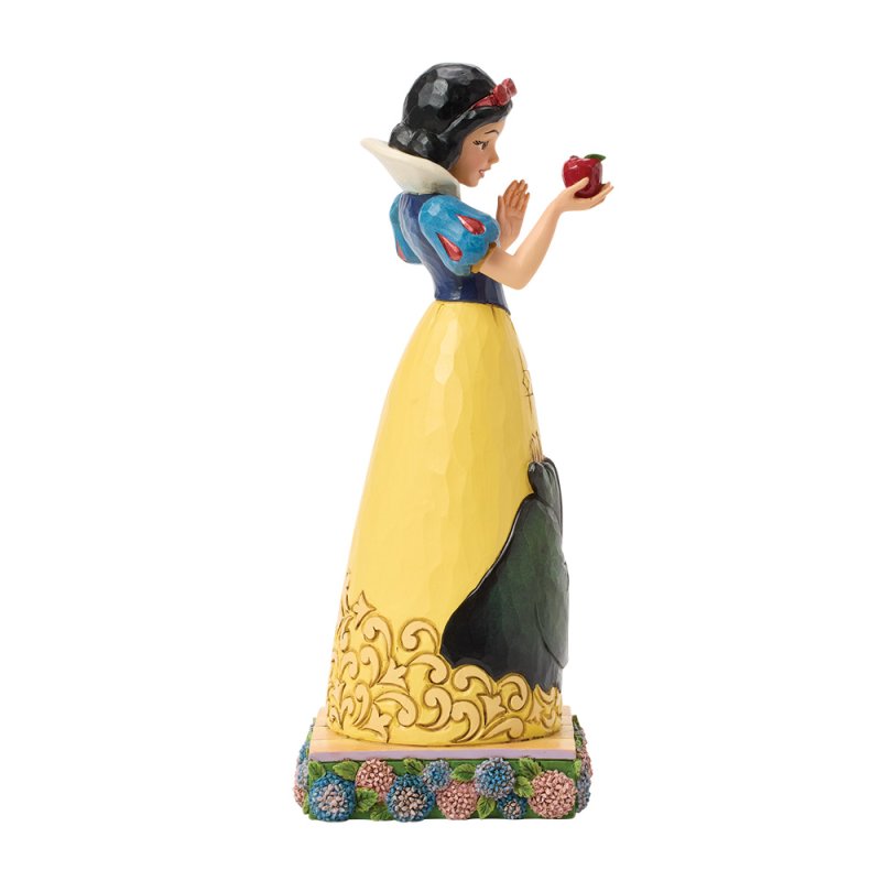 statuetta di biancaneve con l'abito da cerimonia